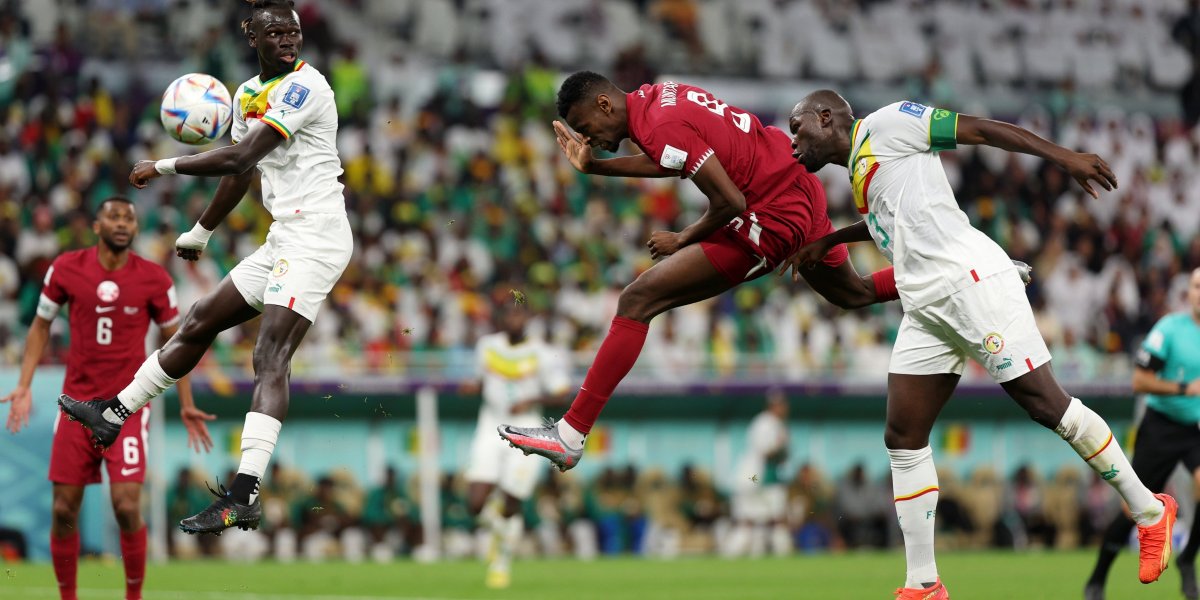 Senegal derrota o Catar e deixa anfitriões em situação difícil na Copa do Mundo