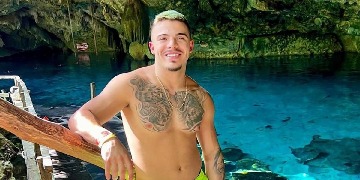 Thomaz Costa abre mão das diretrizes cristãs e volta para o OnlyFans