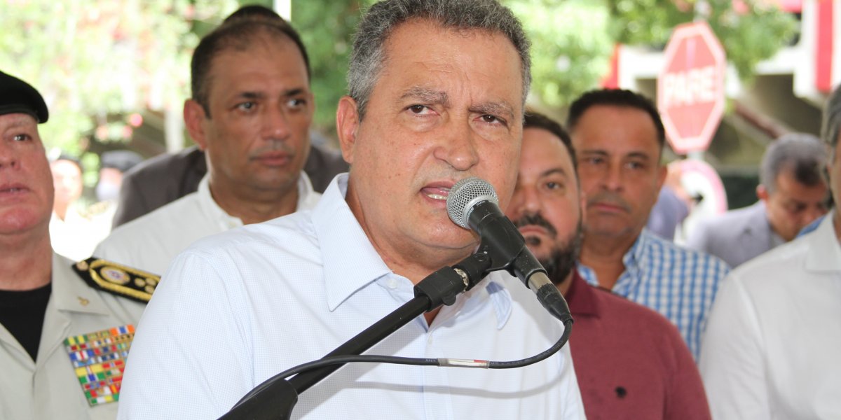 Rui Costa voltará a obrigar uso de máscaras e diz que avanço da Covid "preocupa"