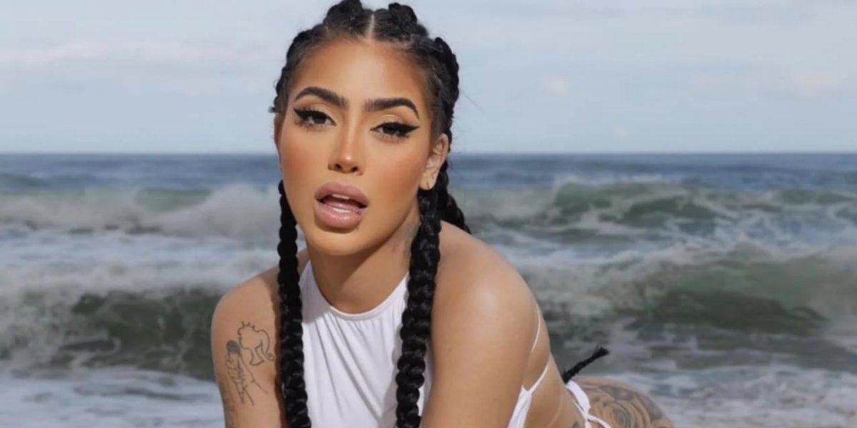 MC Mirella se revolta ao ter perfil banido em rede social