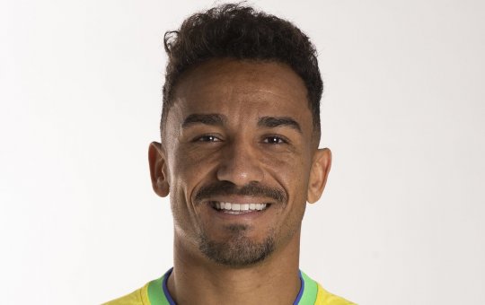 Danilo, lateral da Seleção Brasileira, publica texto enaltecendo heróis da nação