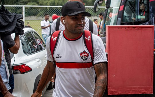 Renovação do volante Dionísio com o Vitória é publicada no BID