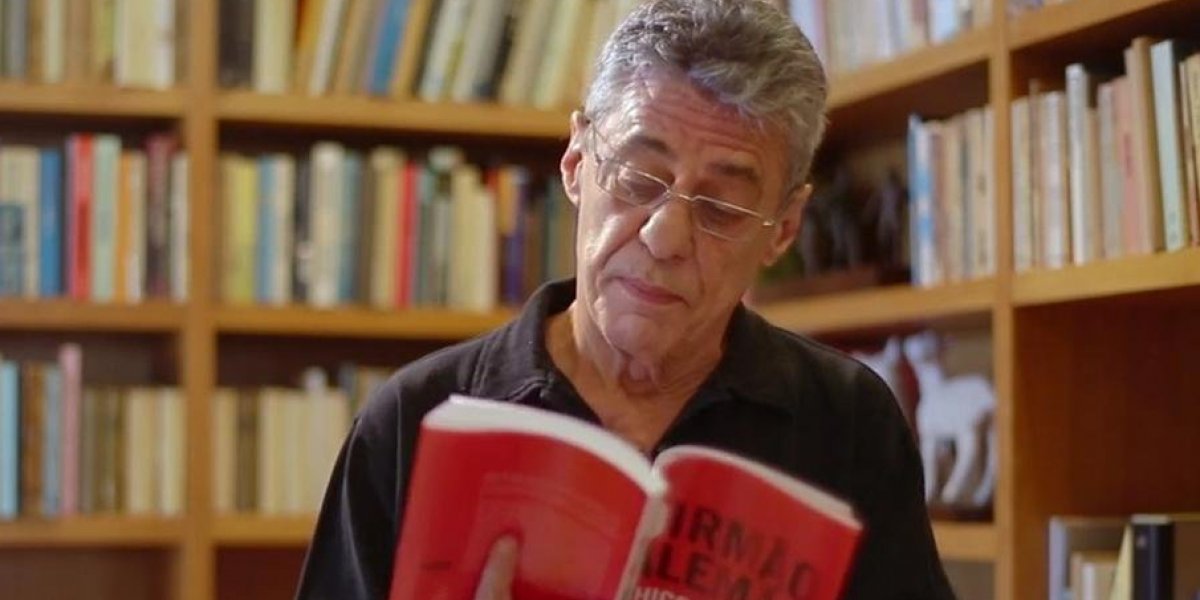 Chama o VAR: Chico Buarque tem autoria de clássico novamente negada por juíza