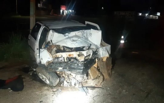 São Desidério: colisão entre carro e ônibus deixa um morto e outro ferido