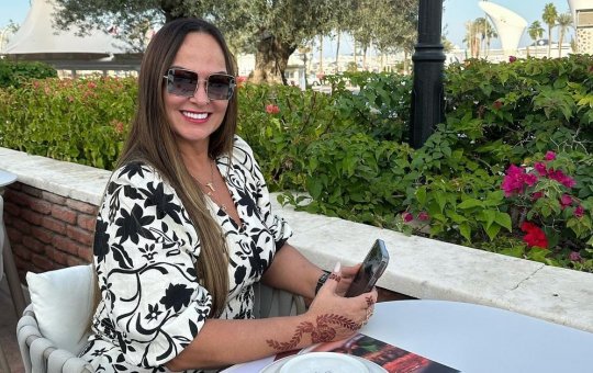 Mãe de Neymar vai a restaurante no Catar com água a R$ 80 e refeição a R$ 760