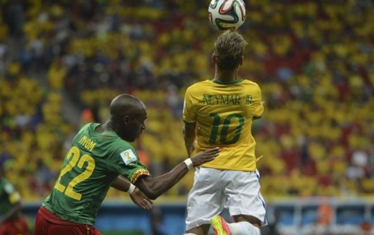 Camarões volta a atravessar o caminho do Brasil em uma Copa