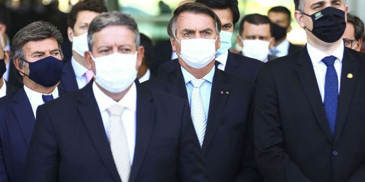 Lira concede aposentadoria parlamentar a Bolsonaro; valor deve superar R$ 30 mil