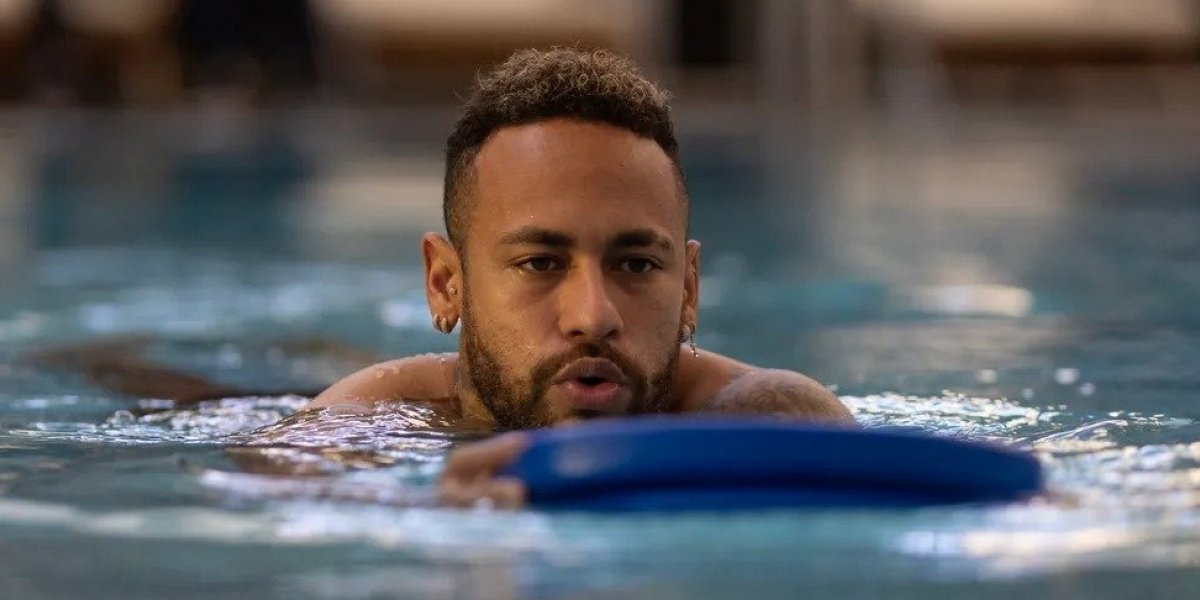 Neymar fica no hotel e não acompanha Danilo e Alex Sandro em treino desta manhã