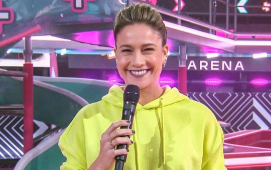 Fernanda Gentil sai da geladeira e ganha quadro no Mais Você sobre a Copa