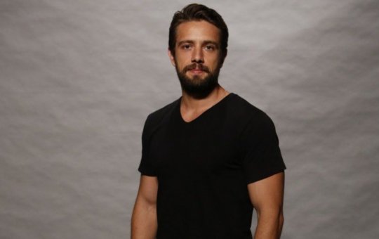 Após anunciar fim de casamento com "Estou solteirão", Rafael Cardoso é detonado