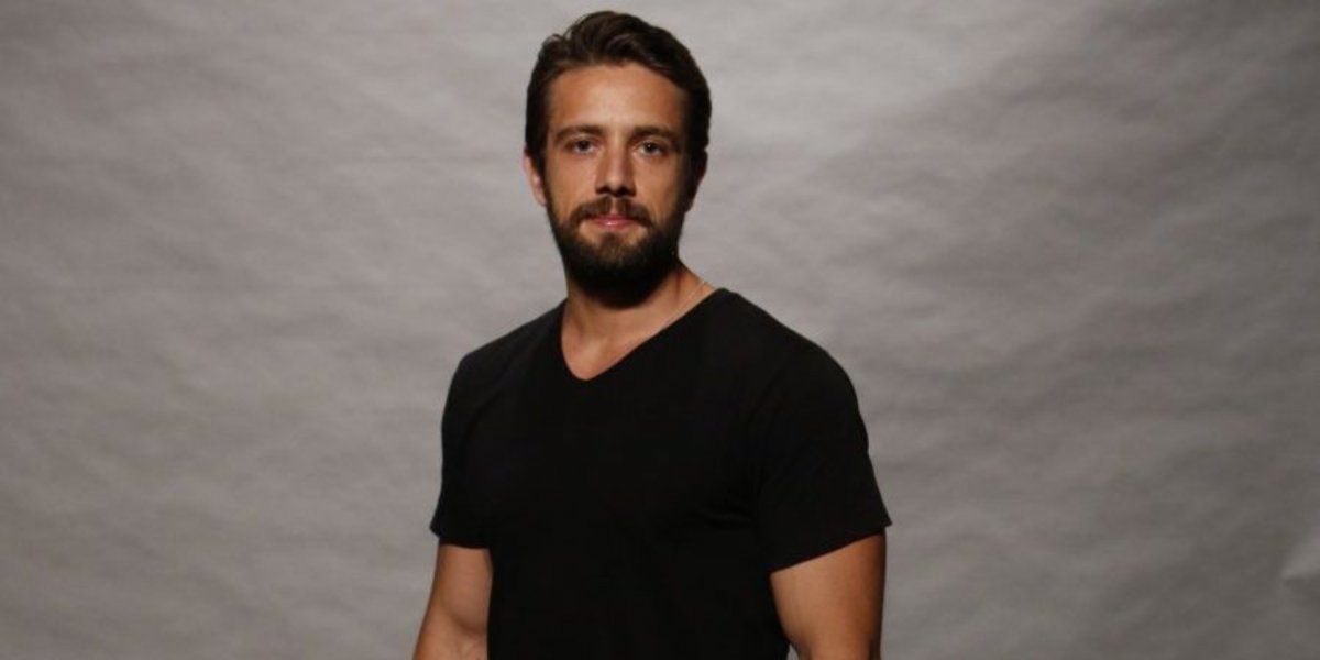 Após anunciar fim de casamento com "Estou solteirão", Rafael Cardoso é detonado
