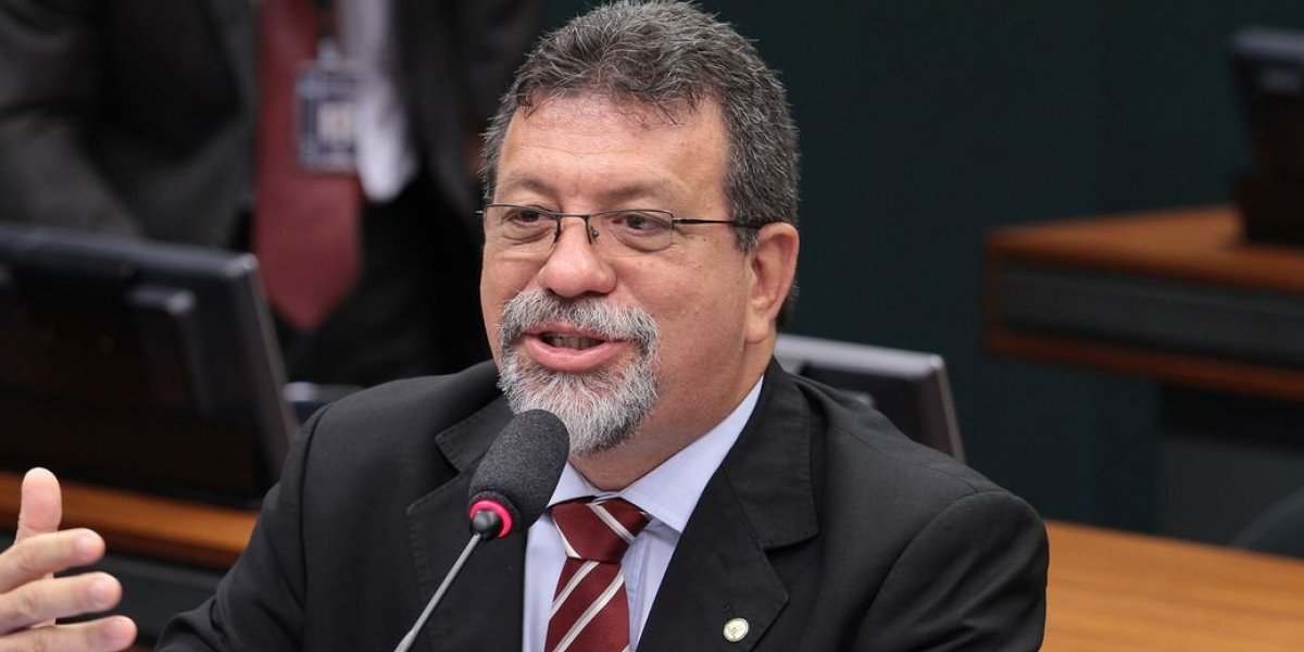 Afonso Florence aprova possível aliança entre PT e União Brasil