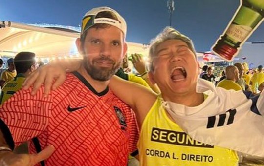 Catar: Coreano troca camisa oficial por uniforme de cordeiro de Carnaval