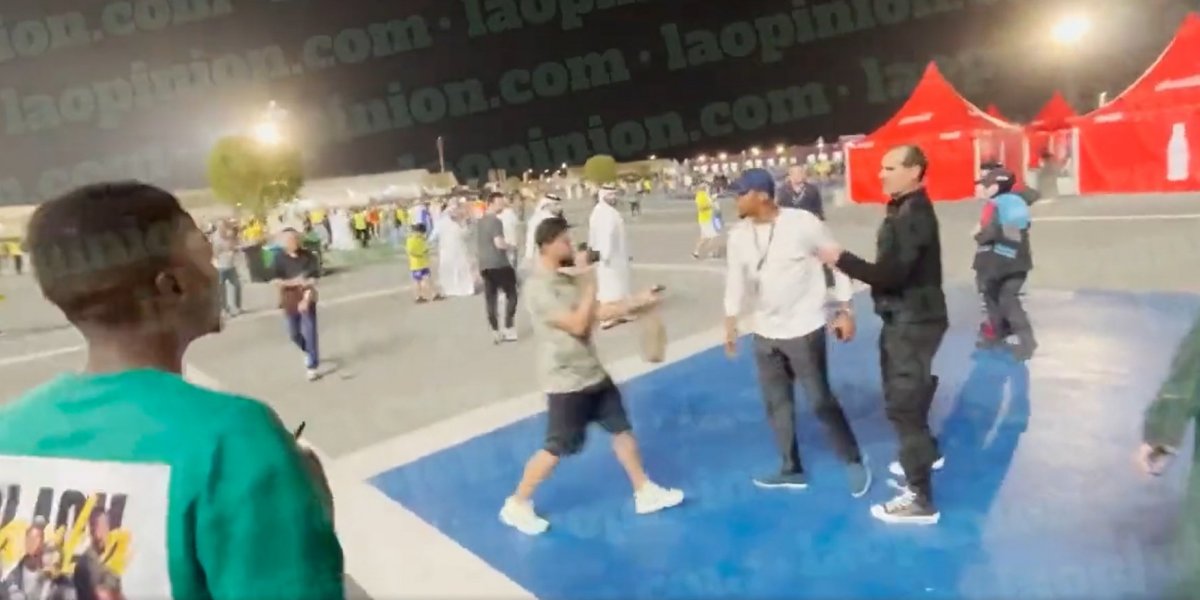 Ex-jogador Samuel Eto'o agride youtuber na saída de jogo da Seleção Brasileira