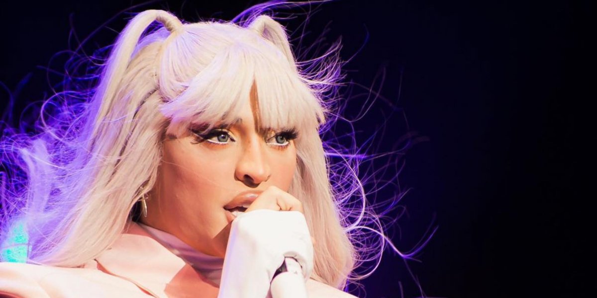 Pabllo Vittar perde paciência ao chegar à 'Farofa da Gkay' e desabafa