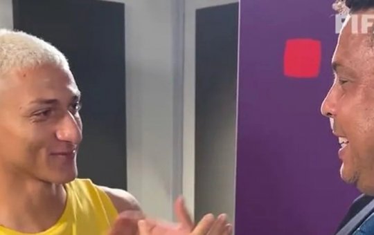 Richarlison e Fenômeno protagonizam encontro emocionante após goleada do Brasil