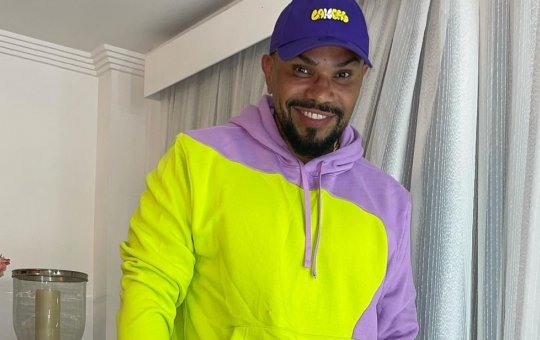 Naldo Benny alfineta Deolane após desistência de “A Fazenda 14”