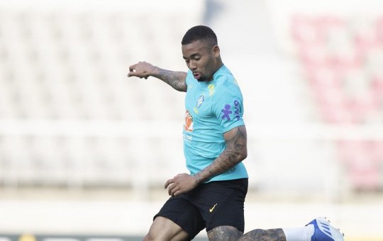 Gabriel Jesus opera joelho e só volta a campo em 2023