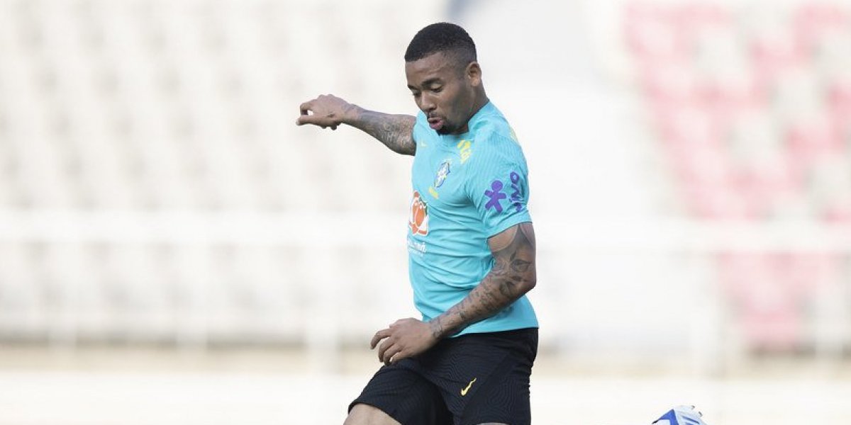 Gabriel Jesus opera joelho e só volta a campo em 2023
