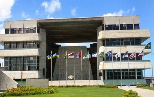 Alba adia votação de projeto sobre pensão militar