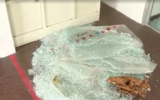 Agência bancária no bairro da Liberdade, em Salvador, é alvo de vandalismo