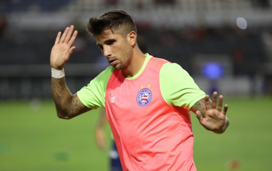 Bahia acerta renovação com o meia argentino Lucas Mugni, destaque da Série B
