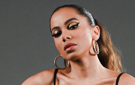 Urgente! Anitta é internada e cancela apresentação na Farofa da Gkay