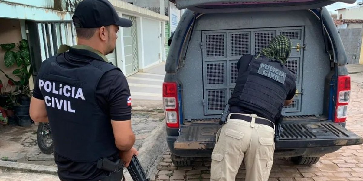 Suspeito de jogar óleo quente em companheira é preso no extremo sul baiano