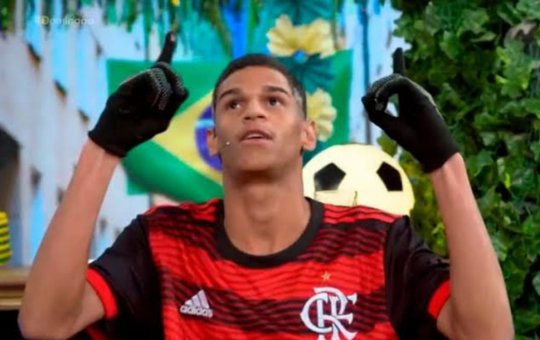 Reeceba! Luva de Pedreiro abala coração na Farofa