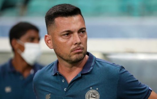 Despedida? Português pode ser mais um a dar adeus