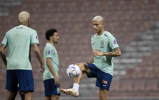 Brasil tenta manter escrita diante da Croácia para chegar à semifinal da Copa