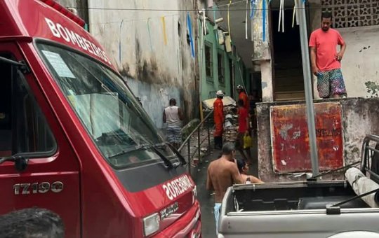 Idoso fica ferido após varanda de imóvel desabar em Salvador