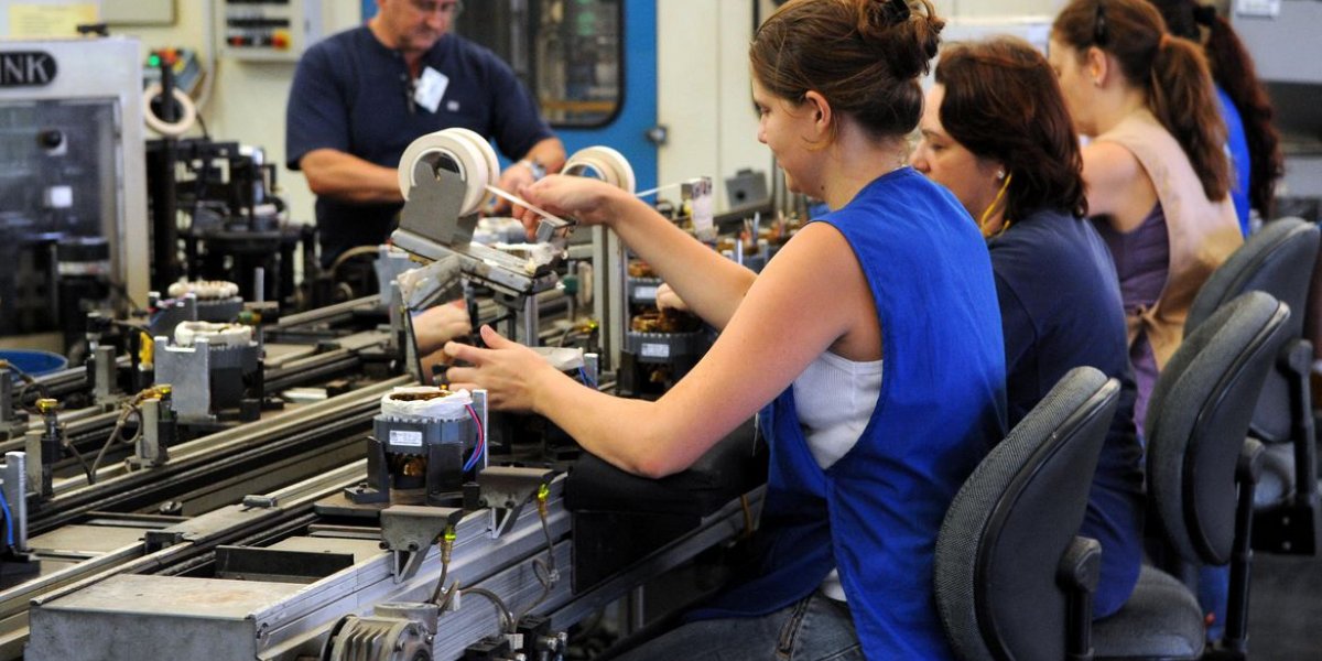 Jovens que buscam trabalho estão fragilizados emocionalmente, aponta relatório
