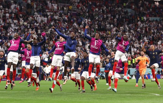 França elimina Inglaterra em jogo emocionante e vai à semifinal da Copa do Mundo