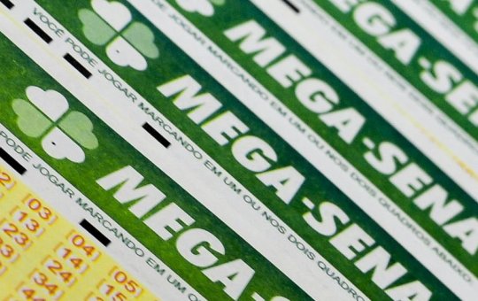 Nenhum apostador acerta Mega-Sena; prêmio acumula em R$ 135 milhões