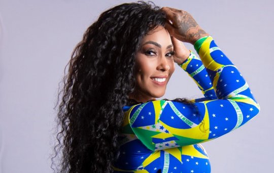 "Vou ficar nua": Rosiane Pinheiro promete tirar tudo na final de reality; veja