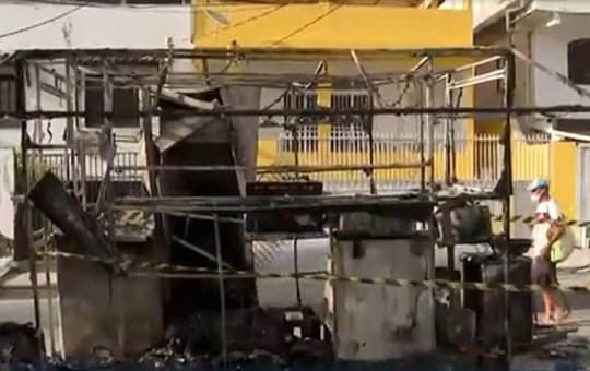 Food truck é atingido por incêndio no bairro de Amaralina, em Salvador