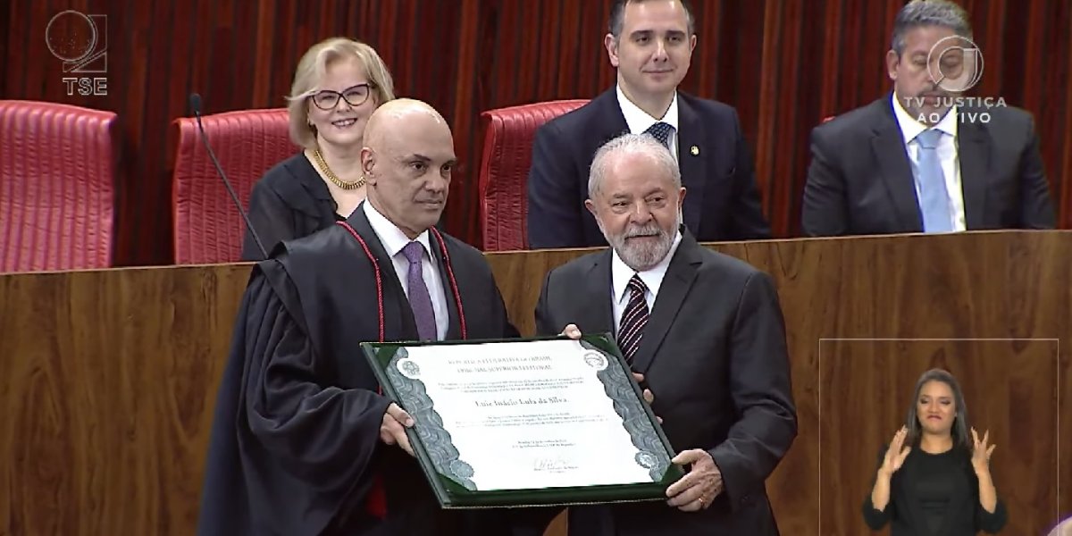 Presidente eleito, Lula é diplomado pelo TSE: "Esse diploma é do povo"