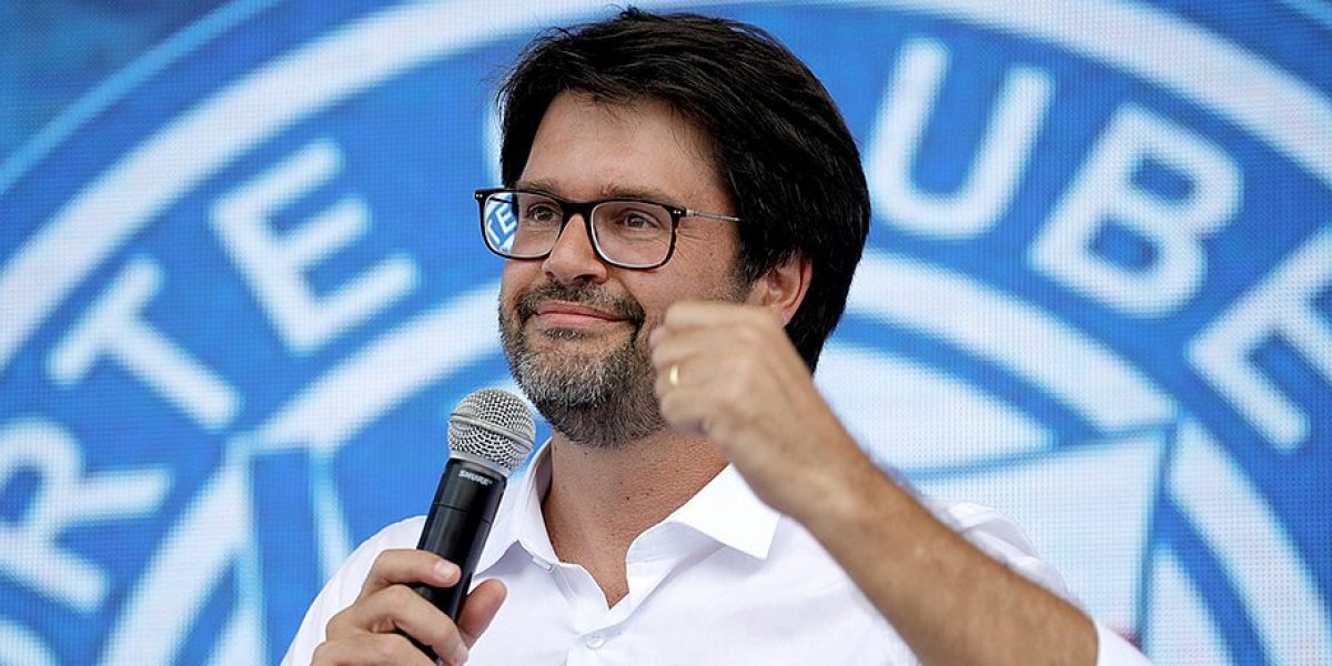 Bellintani ressalta trajetória de Renato Paiva em apresentação do novo técnico