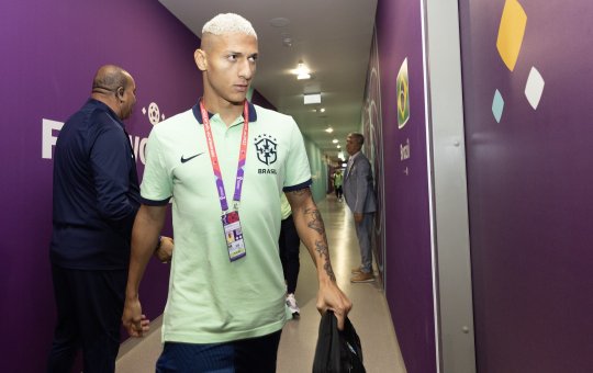 Richarlison sofreu lesão muscular na eliminação contra a Croácia, diz jornal