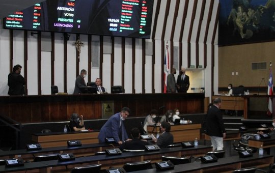 Alba aprova reforma de Jerônimo e aumento de salário para governador; veja valor