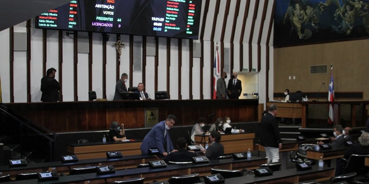 Alba aprova reforma de Jerônimo e aumento de salário para governador; veja valor
