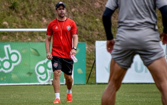 João Burse revela que Vitória fará três amistosos preparatórios até o fim do ano