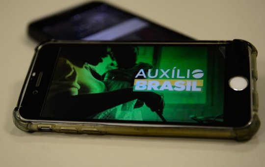 Auxílio Brasil é pago a beneficiários com NIS final 4 nesta quinta
