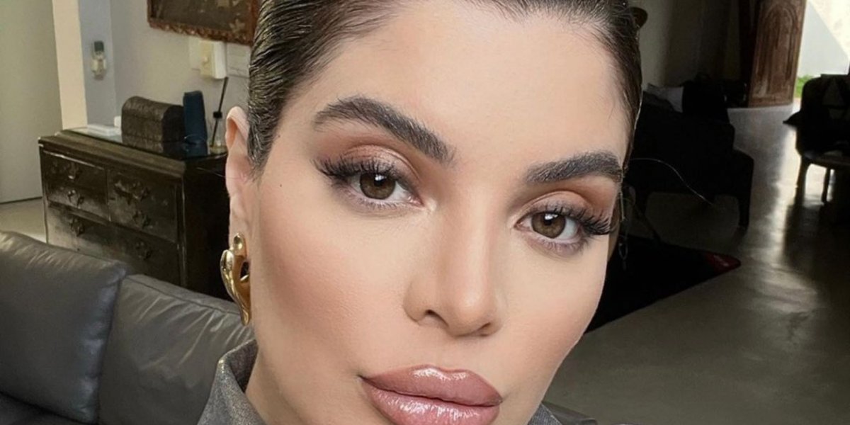 "Parem de me jogar hate": Gkay desabafa em live após críticas