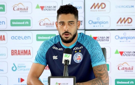 Matheus Bahia enaltece trabalho no Tricolor: "Vivendo a Europa dentro do Bahia"