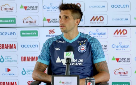 Bahia anuncia a renovação de contrato do meio-campista Lucas Mugni