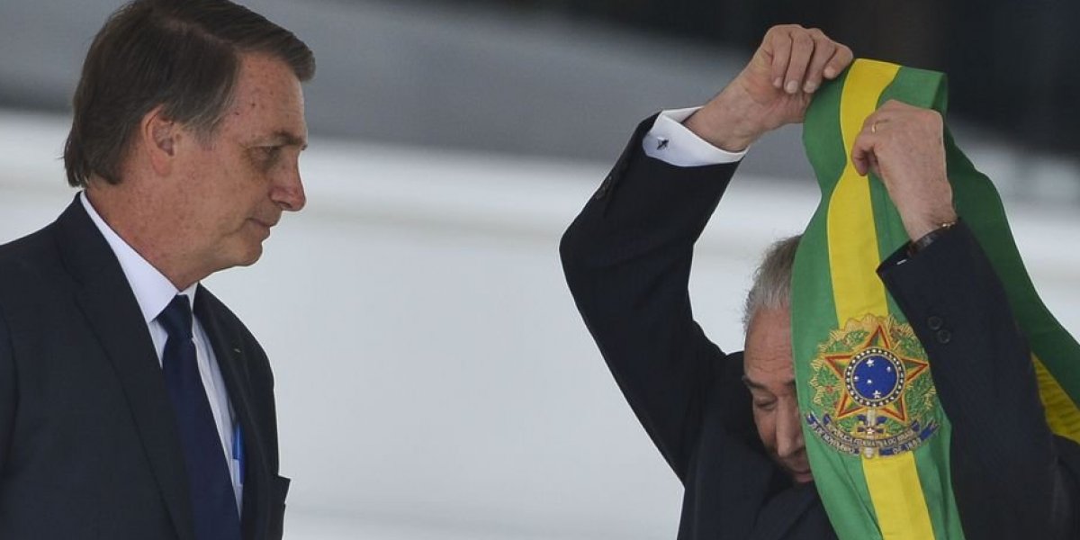 Bolsonaro confirma a aliados que não vai passar faixa para Lula, diz coluna