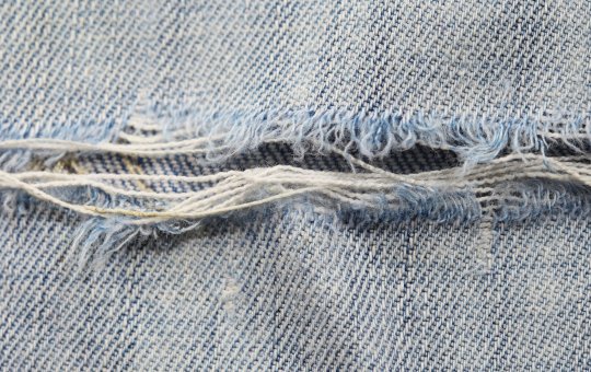 Sunga jeans é a nova tendência do verão; veja