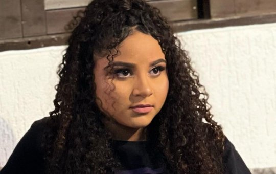 Cantora de 15 anos desaparece em shopping no Ceará